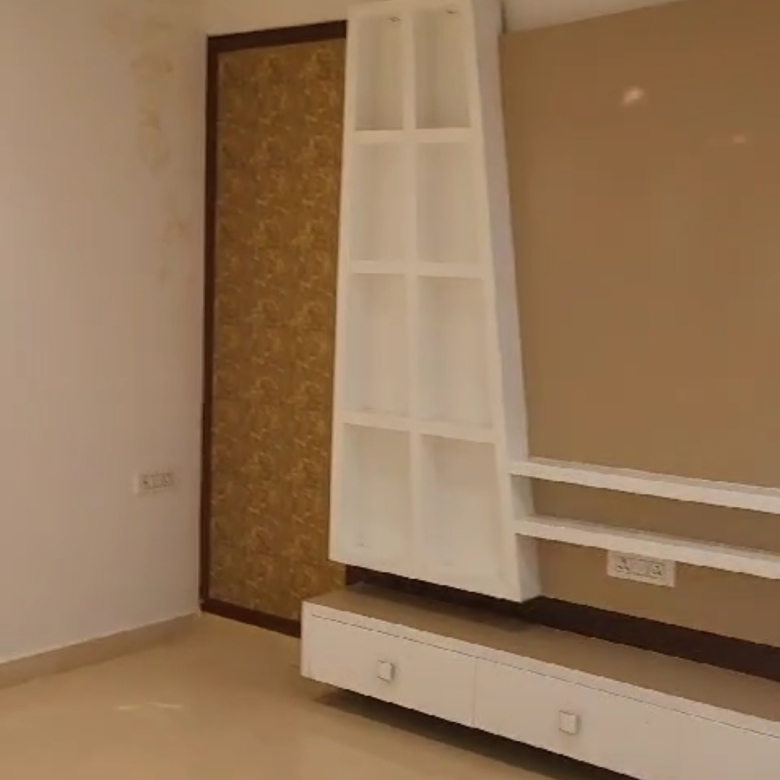 300 Sq Yards Upper Ground Builder Floor For Sale In Pitampura Delhi