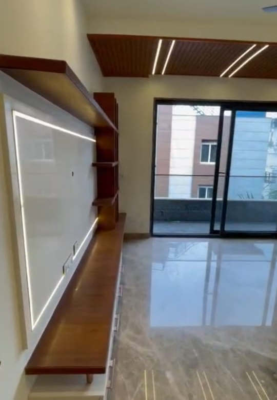 5 BHK Builder Top Floor For Sale In Vaishali Pitampura Delhi