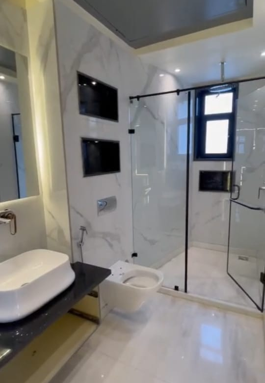 5 BHK Builder Top Floor For Sale In Vaishali Pitampura Delhi
