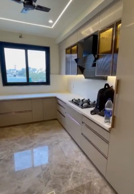 5 BHK Builder Top Floor For Sale In Vaishali Pitampura Delhi